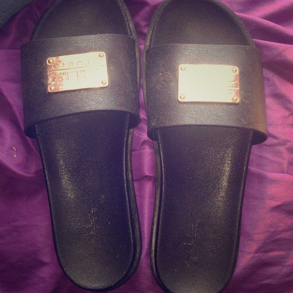 Nicole Miller Slide-Ons